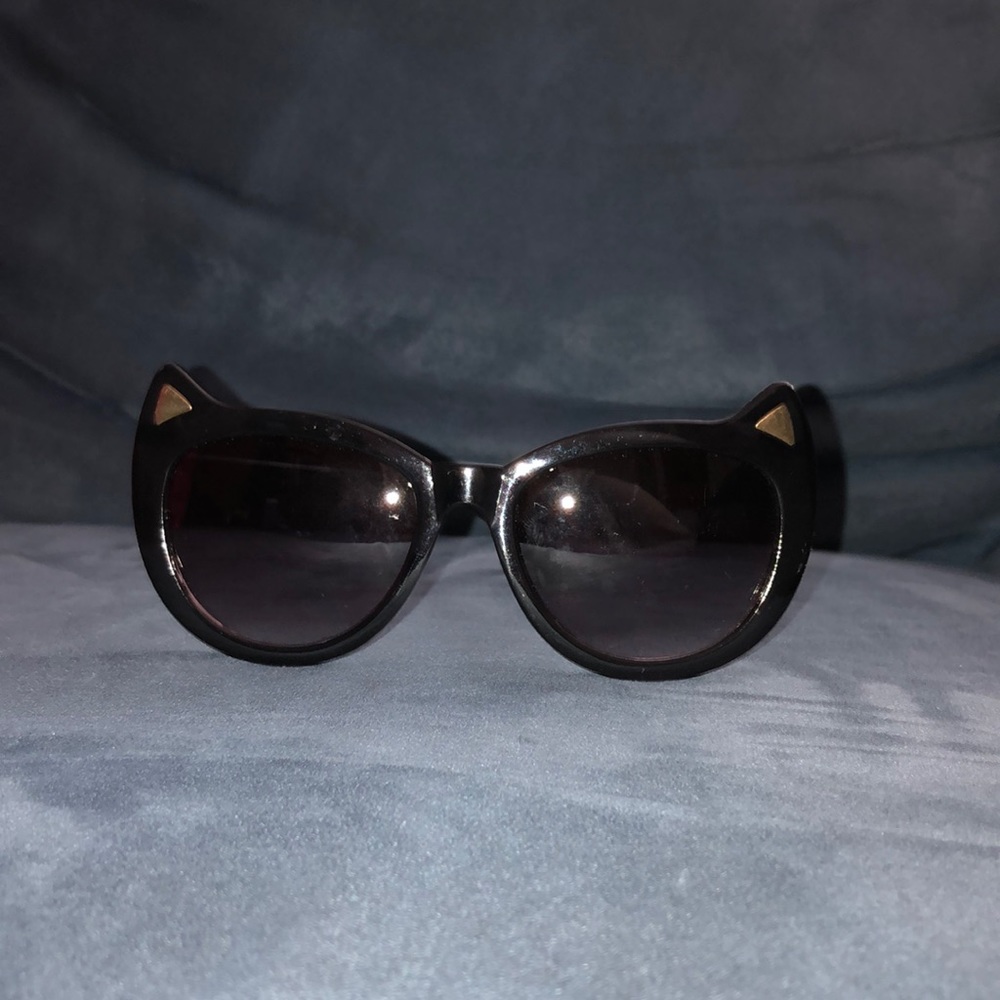 Cat sunglasses